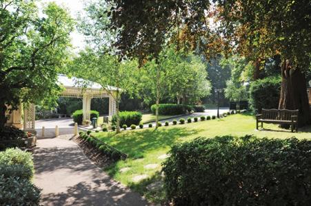фото отеля BEST WESTERN PREMIER Blunsdon House Hotel
