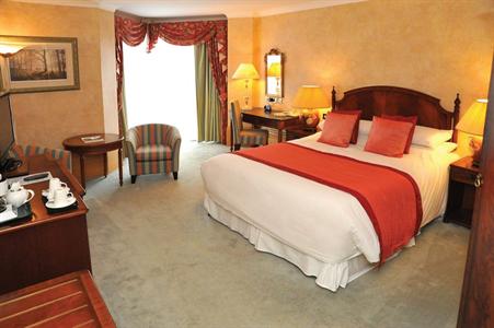 фото отеля BEST WESTERN PREMIER Blunsdon House Hotel
