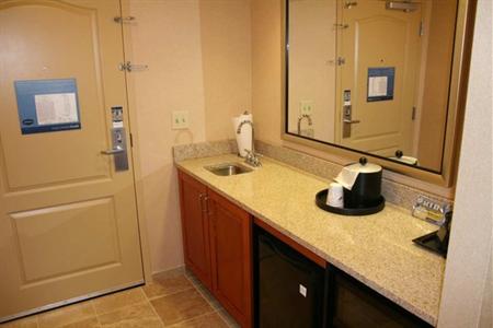 фото отеля Hampton Inn and Suites East Hartford