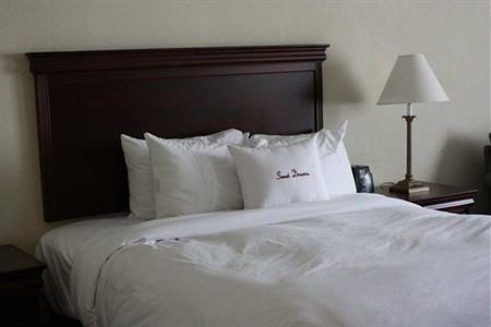 фото отеля Doubletree Boston Milford