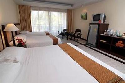 фото отеля Royal Bangsak Beach Resort Phang Nga