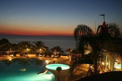 фото отеля Hotel Villaggio Stromboli Ricadi