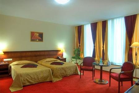 фото отеля Red Royal Hotel