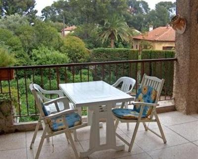 фото отеля Les Lilas Apartments Saint-Cyr-sur-Mer