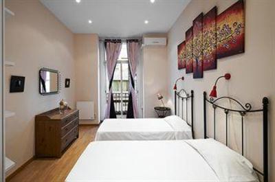 фото отеля Apartamentos Arenal Madrid