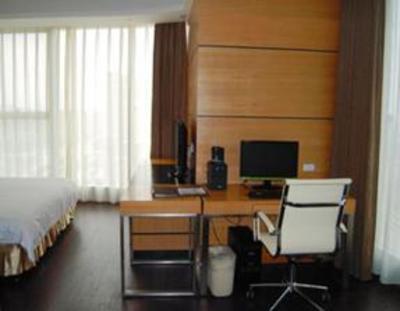 фото отеля Green Tree Inn Qianan Fortune Center Hotel