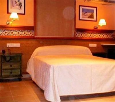 фото отеля Hostal La Conilena Conil de la Frontera