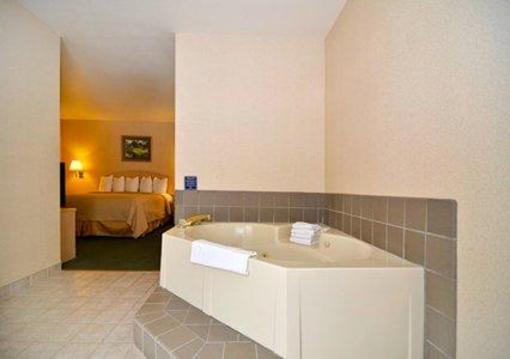 фото отеля Quality Inn & Suites Weed