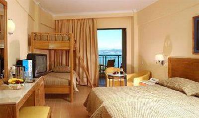 фото отеля Nissaki Beach Hotel