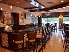 фото отеля Runnemede Inn & Suites