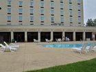 фото отеля Runnemede Inn & Suites