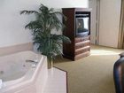 фото отеля Runnemede Inn & Suites