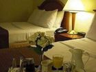 фото отеля Runnemede Inn & Suites