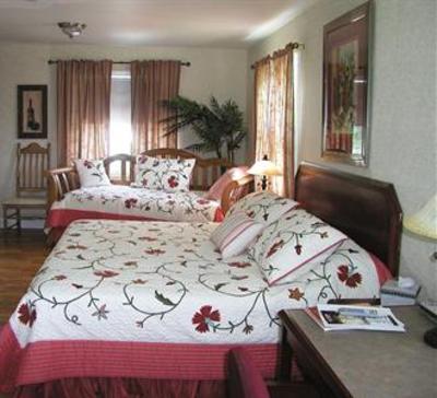 фото отеля Riverboat Inn