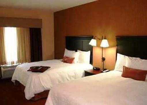 фото отеля Hampton Inn & Suites Buda