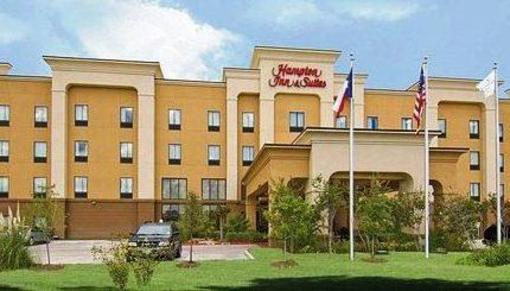 фото отеля Hampton Inn & Suites Buda