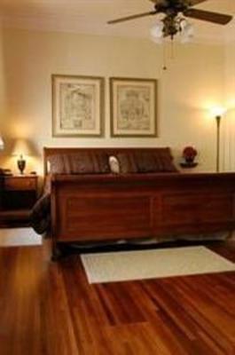 фото отеля Elysian Fields Inn New Orleans
