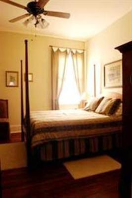 фото отеля Elysian Fields Inn New Orleans