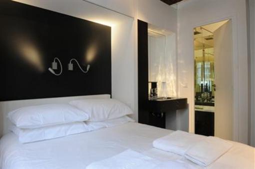 фото отеля Hotel de la Place des Vosges