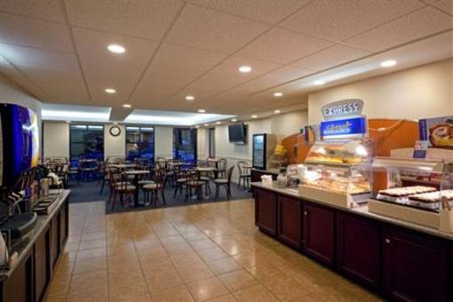 фото отеля Holiday Inn Express Boston Waltham