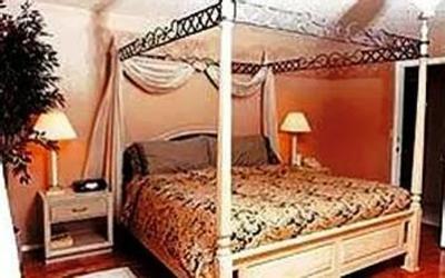 фото отеля Perri House Bed and Breakfast Inn Lake Buena Vista