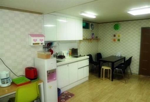 фото отеля Namdaemun Guesthouse Seoul