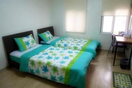 фото отеля Namdaemun Guesthouse Seoul