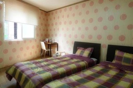 фото отеля Namdaemun Guesthouse Seoul