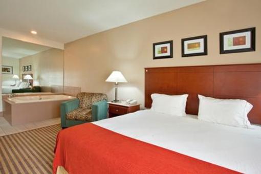 фото отеля Holiday Inn Express Three Rivers