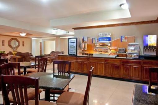 фото отеля Holiday Inn Express Three Rivers