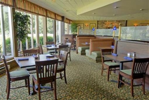 фото отеля Clarion Inn University Plaza