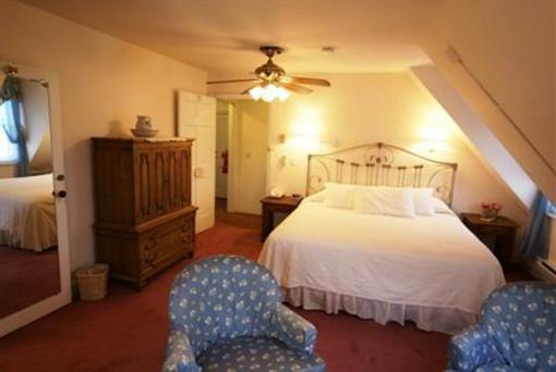 фото отеля The Sandpiper Inn