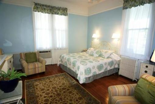 фото отеля The Sandpiper Inn