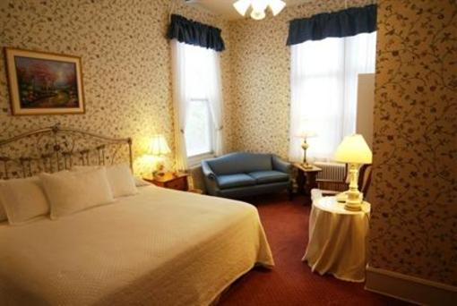 фото отеля The Sandpiper Inn