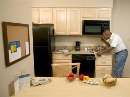 фото отеля Candlewood Suites Cleveland North Olmstead