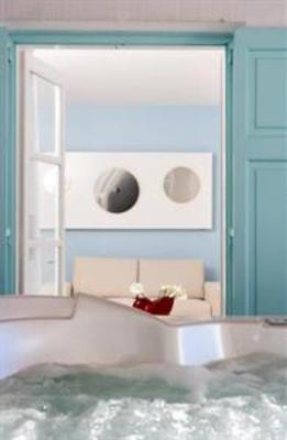 фото отеля Bill & Coo Suites & Lounge