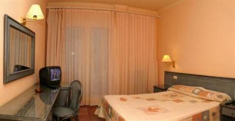 фото отеля Santa Anna Hotel Torroella de Montgri