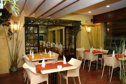фото отеля Santa Anna Hotel Torroella de Montgri
