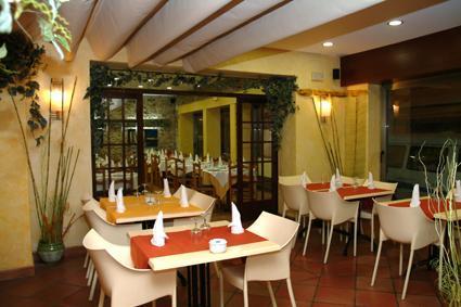 фото отеля Santa Anna Hotel Torroella de Montgri