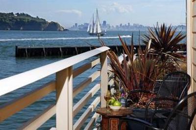 фото отеля Waters Edge Hotel Tiburon