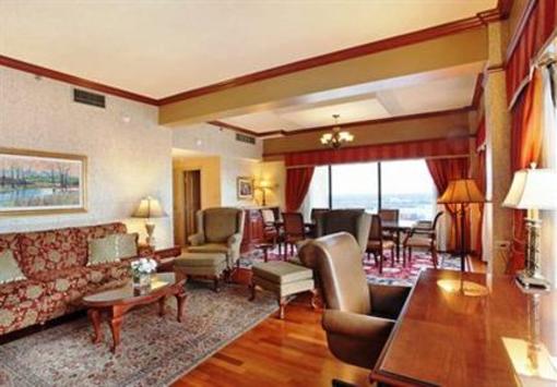 фото отеля Hotel Gouverneur Place Dupuis Montreal