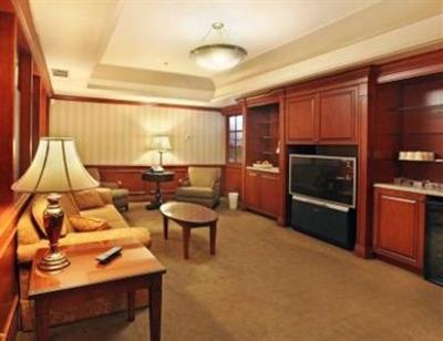 фото отеля Hotel Gouverneur Place Dupuis Montreal