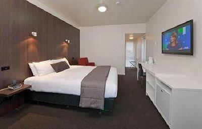 фото отеля Riccarton Village Inn