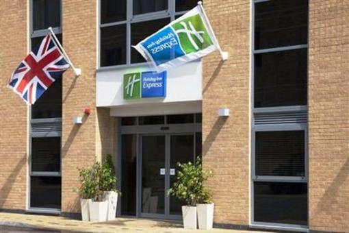 фото отеля Holiday Inn Express London-Watford Junction