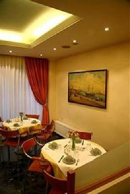 фото отеля Lilia Hotel Piraeus