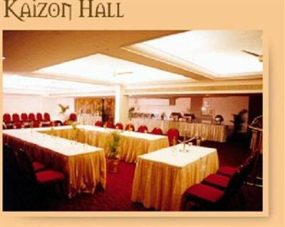 фото отеля Kings Kourt Hotel Mysore