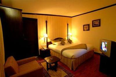 фото отеля Shervani Hilltop - Nainital