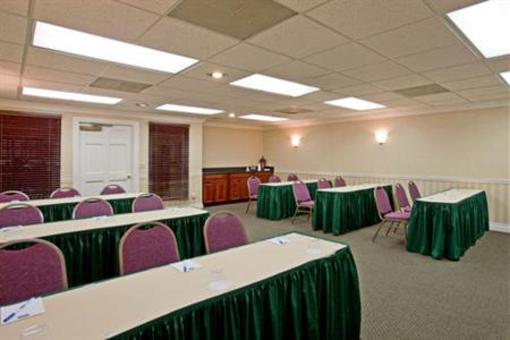фото отеля Staybridge Suites Chatsworth