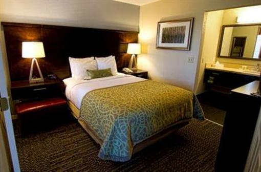 фото отеля Staybridge Suites Chatsworth