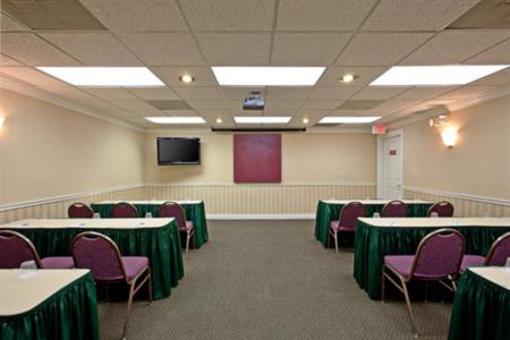 фото отеля Staybridge Suites Chatsworth